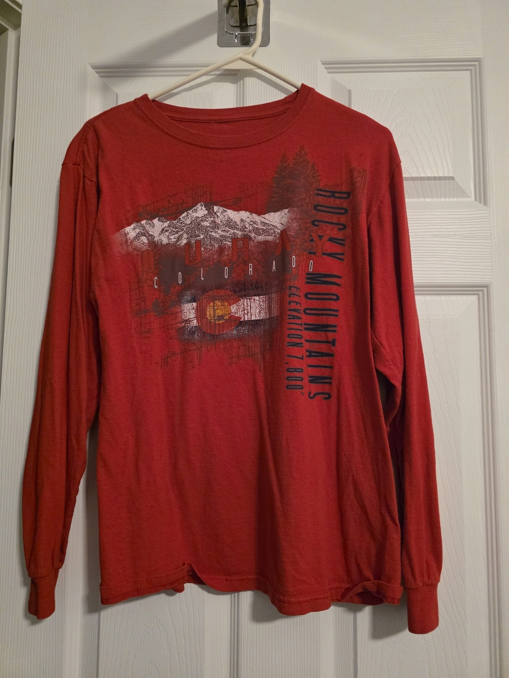 Rocky Mountains Colorado Graphic Long-Sleeve Shirt - Red